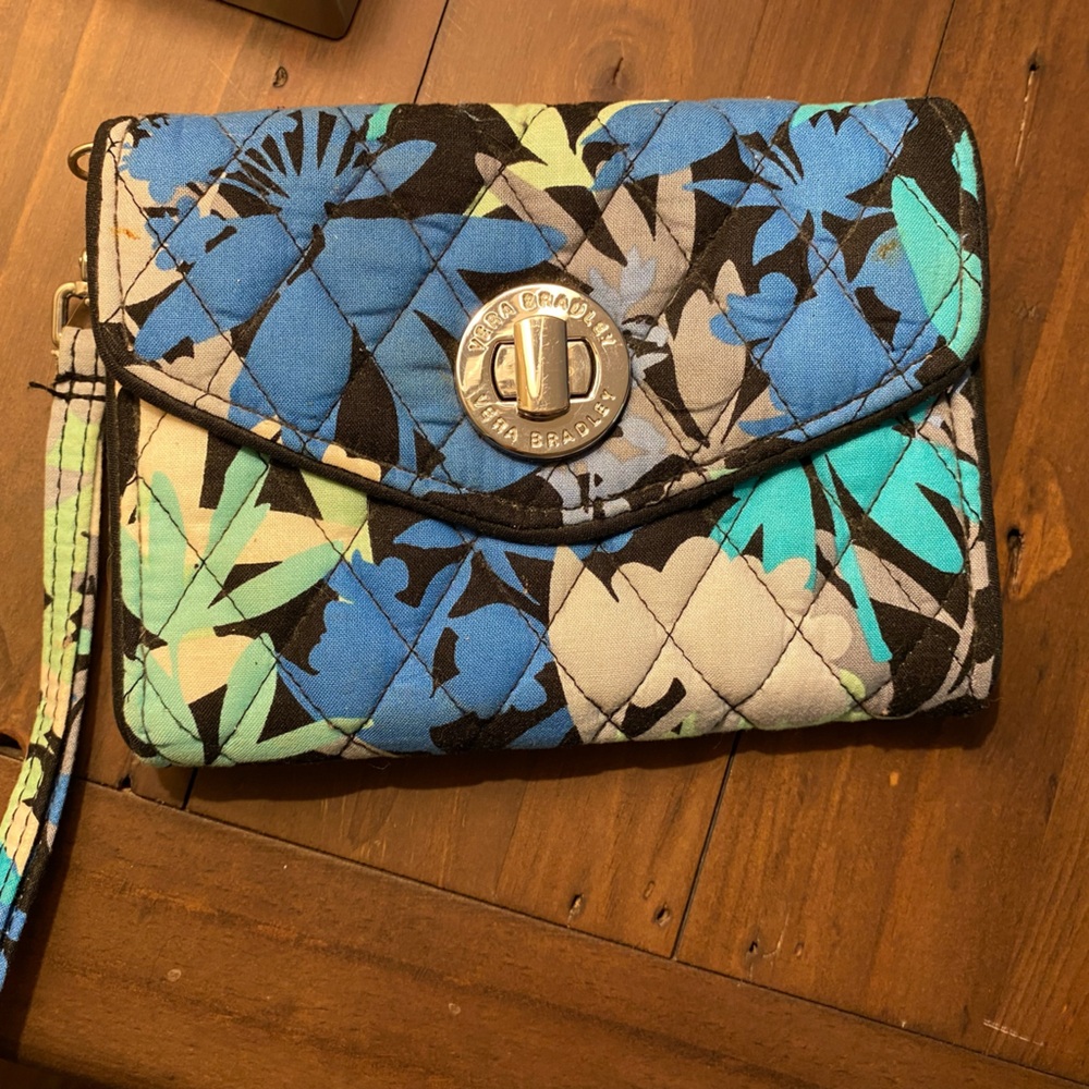 Vera Bradley wristlet. Perfect condition